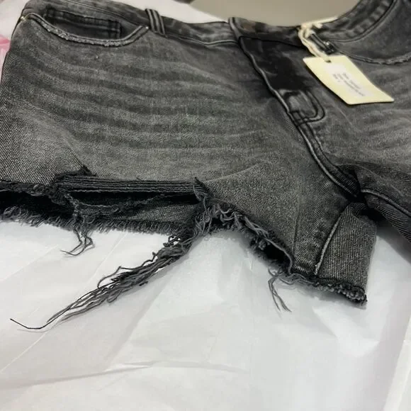L.T.J. Letter To Juliet raw hem cutoff washed black denim jean shorts Large NWT - Picture 7 of 14